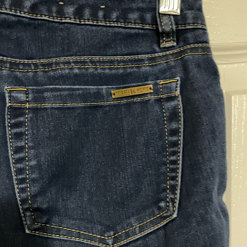 Michael Kors Women Jeans Size 2P x 27. Color Blue. Great Condition!!!